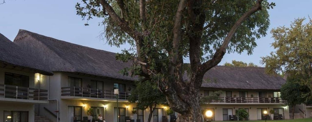 A-ZAMBEZI-RIVER-LODGE-4