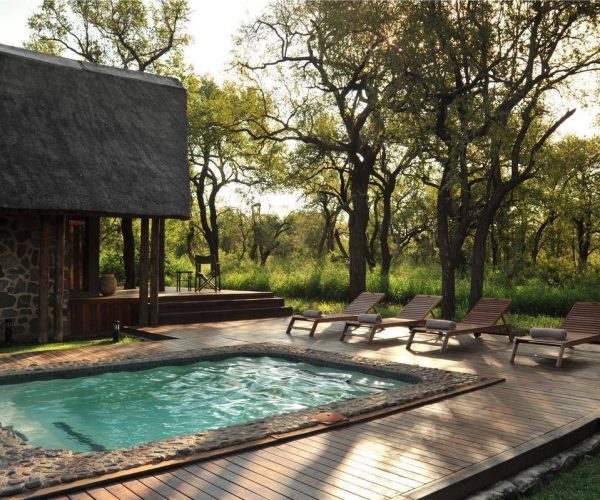 BLACK-RHINOS-GAME-LODGE-1