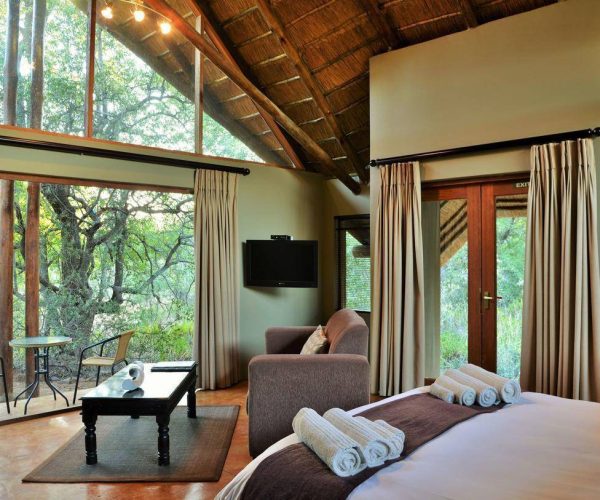 BLACK-RHINOS-GAME-LODGE-10