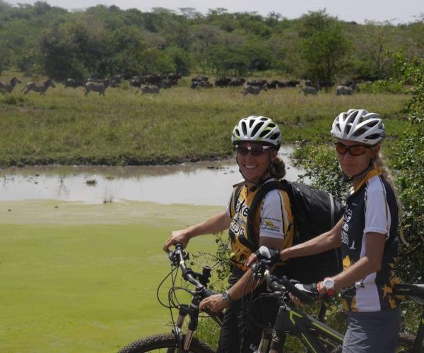 Balade-a-velo-dans-le-parc-National-de-Mburo-1-1