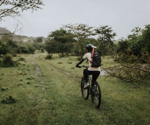 Balade-a-velo-dans-le-parc-National-de-Mburo-2-1