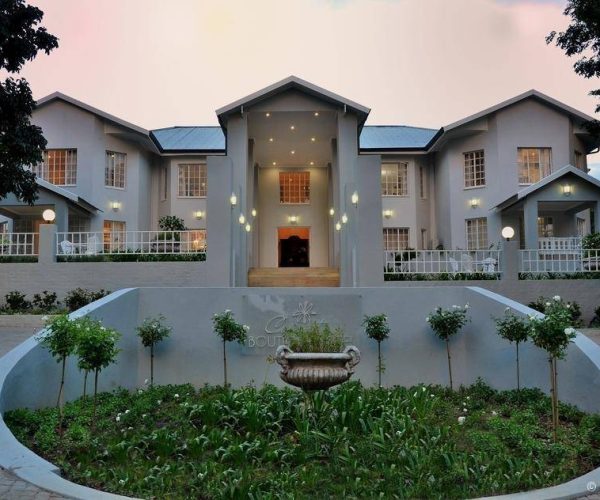 COUNTRY-BOUTIQUE-HOTEL-1