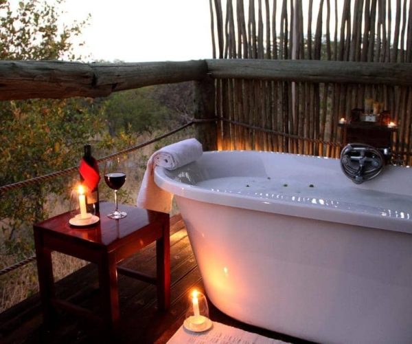 EAGLE-TENTED-LODGE-SPA-1
