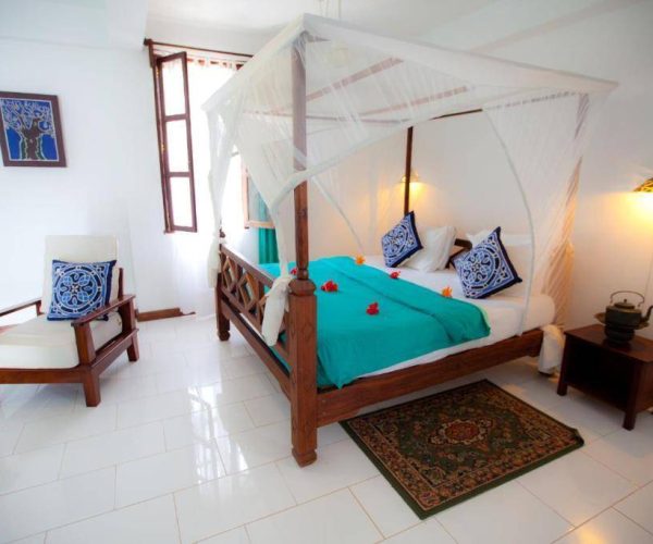 FLAME-TREE-COTTAGE-2