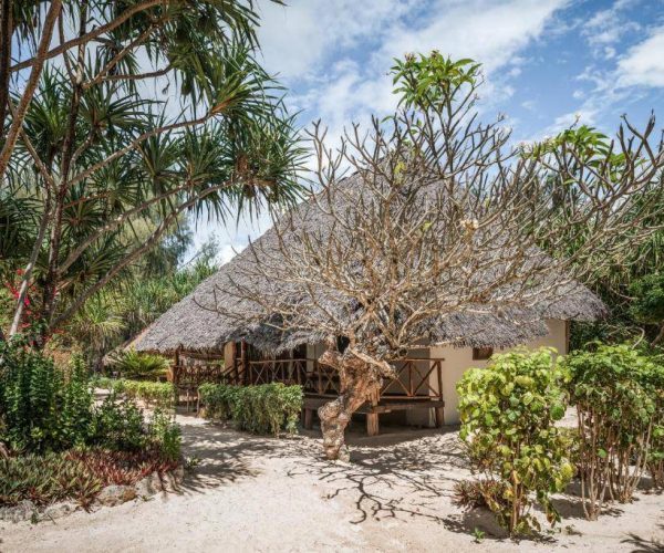 HAKUNA-MAJIWE-BEACH-LODGE-1