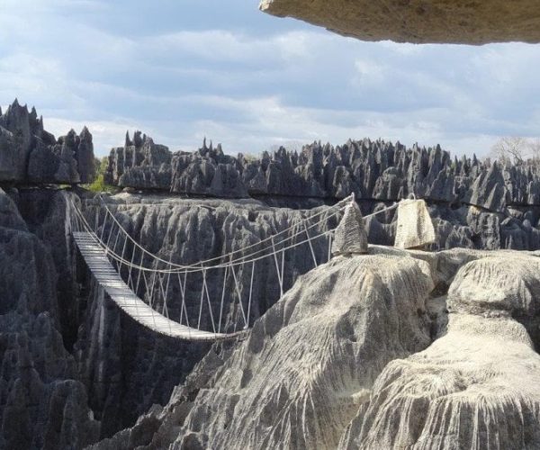 L-INCONTOURNABLE-SUD-LE-FASCINANT-TSINGY-2-qqo0bv3f0r14ea9br6comcrmsfs0km2m731asrcr5o