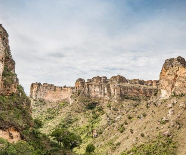 L-INCONTOURNABLE-SUD-LE-FASCINANT-TSINGY-6-qqo0bw197l2epw7ylorb6uj3dtndsb6cj7osa1bczg