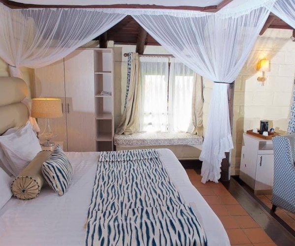 LAKE-NAIVASHA-GREAT-RIFT-VALLEY-LODGE-9