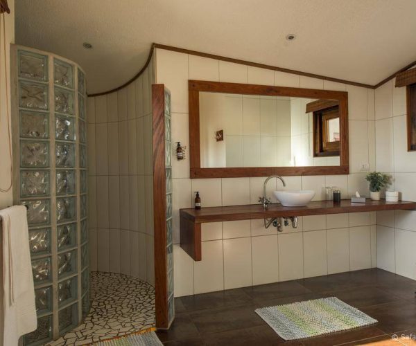 LE-DESERT-BREEZE-LODGE