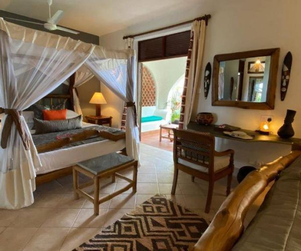 PINEWOOD-BEACH-RESORT-SPA-11