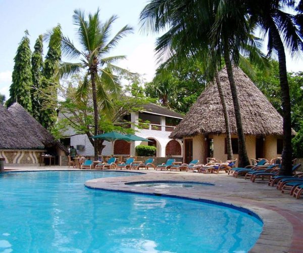 PINEWOOD-BEACH-RESORT-SPA-4