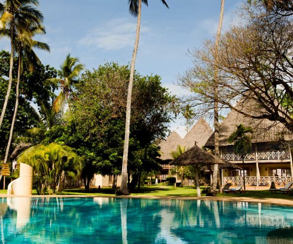 Palm-Pool-and-Bungalows-1200x900