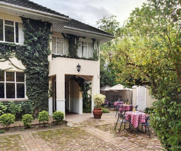 RIVIERBOS-GUESTHOUSE-1