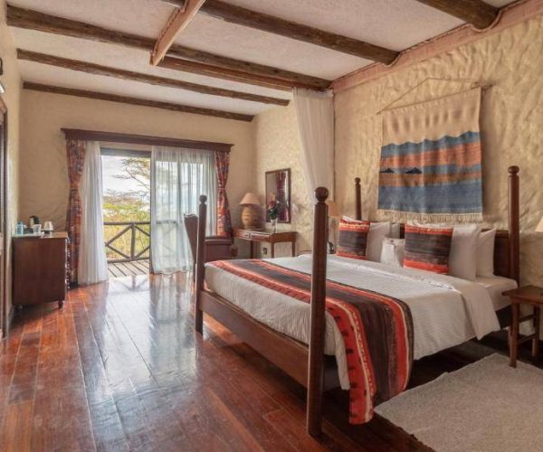 SAROVA-LION-HILL-GAME-LODGE-2