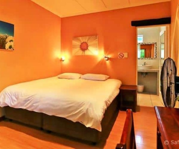 TRAVELLERS-GUEST-HOUSE