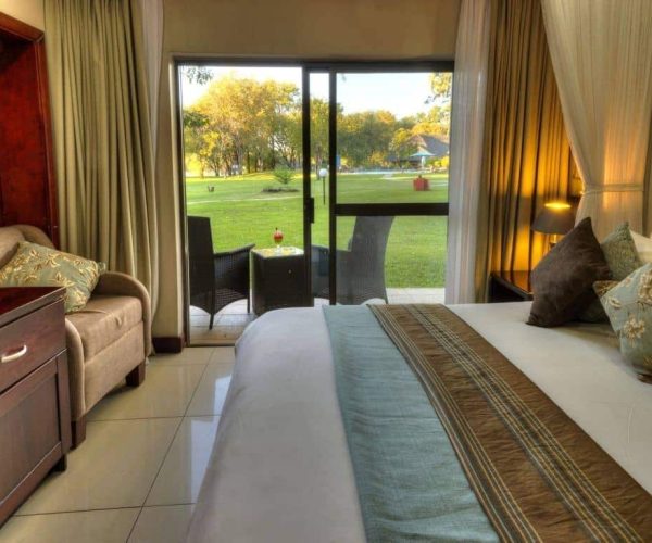 The-Azambezi-River-Lodge-1