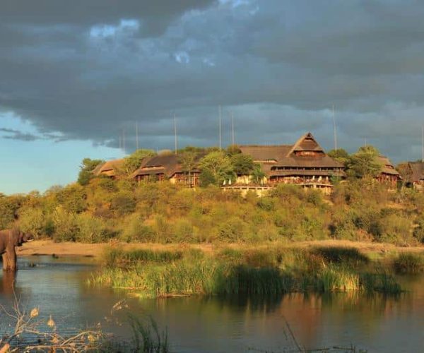 VICTORIA-FALLS-SAFARI-LODGE