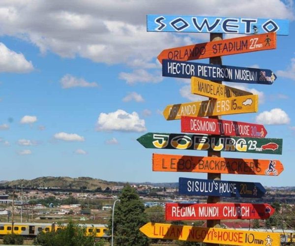 Visite-du-quartier-de-Soweto-1