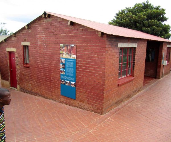 Visite-du-quartier-de-Soweto-4