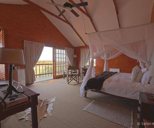 bagatelle kalahari game lodge (1)