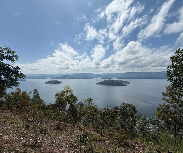 d'une journée aux lacs jumeaux du Rwanda Randonnée nature et croisière panoramique en bate (5)