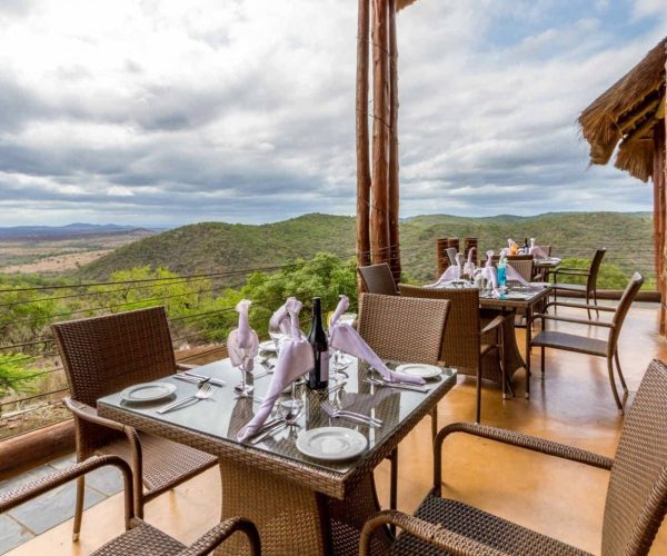 zulu-nyala-safari-game-lodge-exteriors-terrace-02