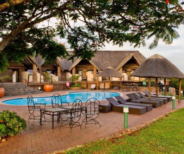 zulu-nyala-safari-game-lodge-facilities-pool-04